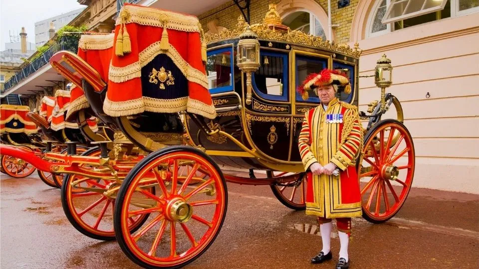 The Royal Mews &#038; Buckingham Palace - Image 1